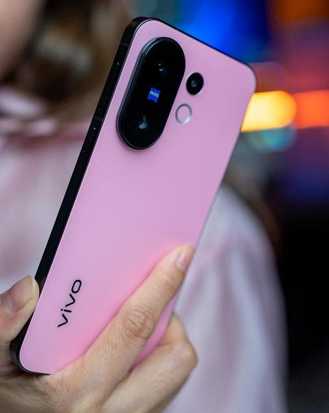 Яркий экран 120 Гц AMOLED, перископическая камера с OIS, кремниево-углеродный аккумулятор емкостью 6500 мАч, быстрая зарядка. Новый Vivo X200 FE показали перед выходом